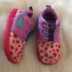 *SOLD* Nike Toddler Girl 8c Shoes